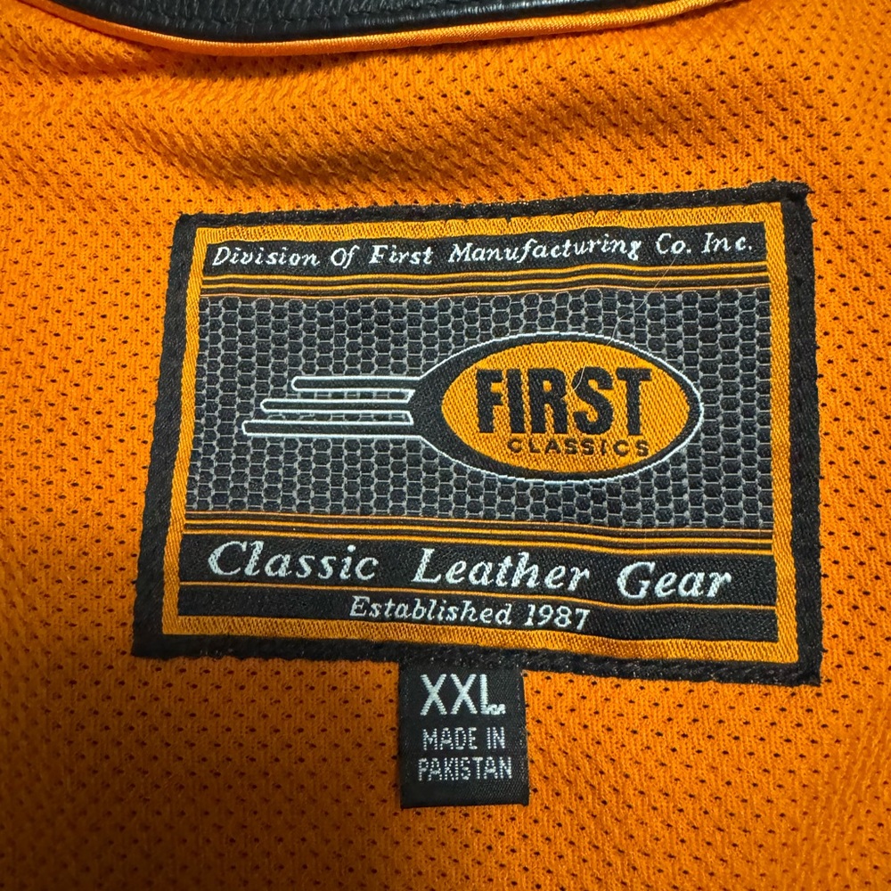 Leather Riding Vest - Picture 4 of 4